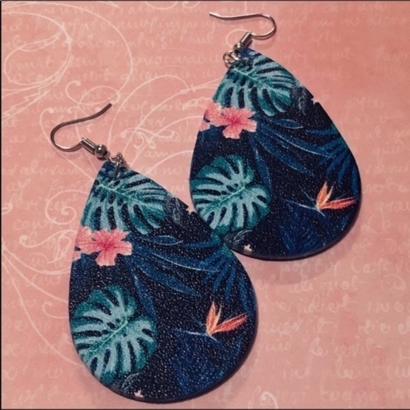 Leather earrings - Picture 5 of 6